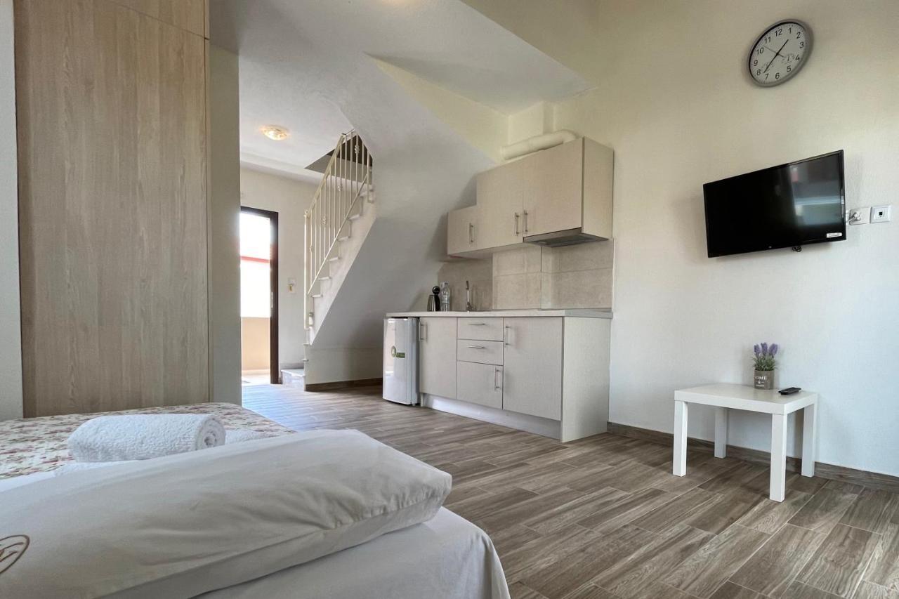 Royals Apartments Nikiti  Extérieur photo